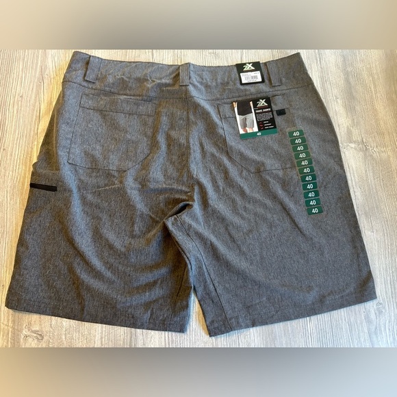 NWT ZeroXposur Sz 40 Slate Gray Stretch Travel Shorts - Flat Front - Zip Pocket - Picture 2 of 15